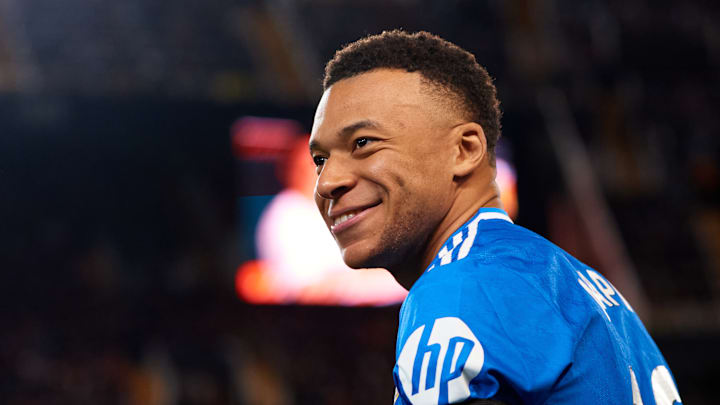 Kylian Mbappé est dans le groupe du Real Madrid pour défier Benfica en Ligue des Champions