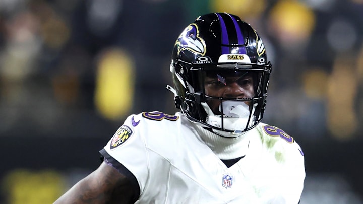Baltimore Ravens quarterback Lamar Jackson rushes the ball against the Pittsburgh Steelers.