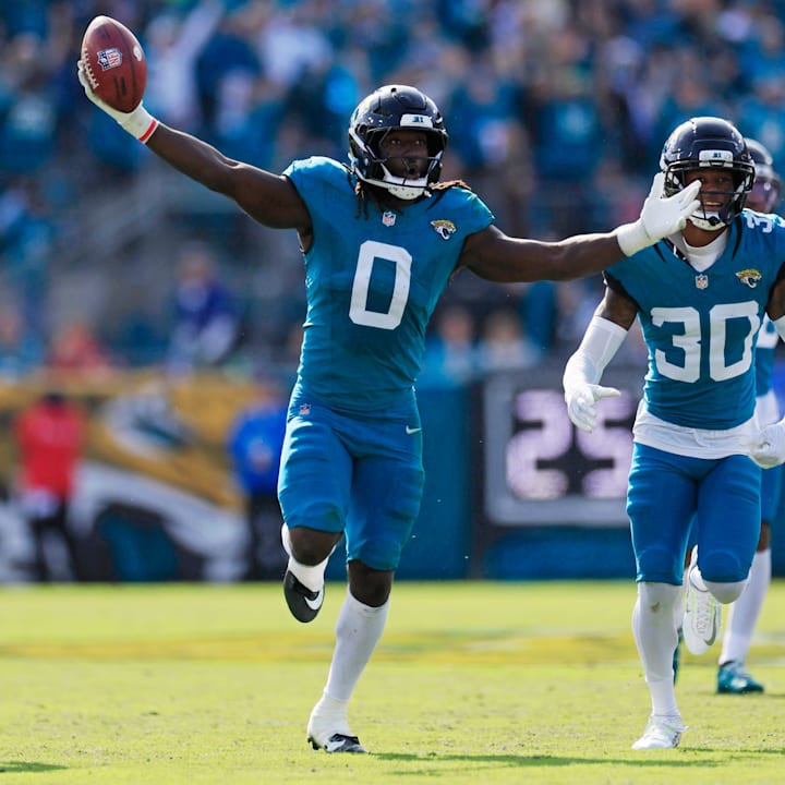 Jacksonville Jaguars LB Devin Lloyd reacts to a fumble recovery during the AFC Wild Card playoff matchup against the Bills.