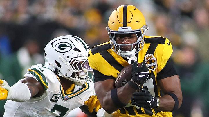 Jonnu Smith is shown running after the catch during last year's Steelers-Packers game. Jonnu Smith is shown running after the catch during last year's Steelers-Packers game.