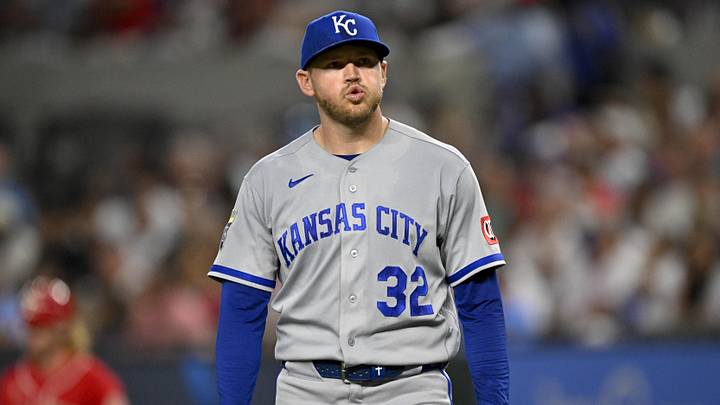 May 29, 2026; Arlington, Texas, USA;  Kansas City Royals starting pitcher Stephen Kolek (32) comes off the field after he pitches against the Texas Rangers during the fourth inning at Globe Life Field. Mandatory Credit: Jerome Miron-Imagn Images