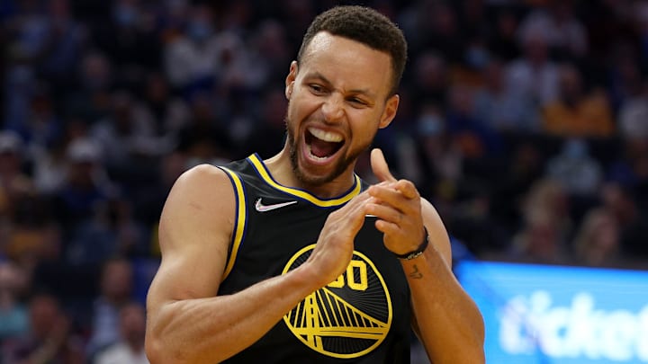 Curry anotó 50 puntos el lunes ante los Hawks