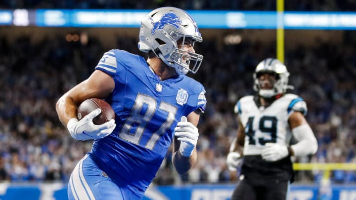 Lions tight end Sam LaPorta makes a catch for a touchdown against the Panthers during the first half on Sunday, Oct. 8, 2023, at Ford Field.