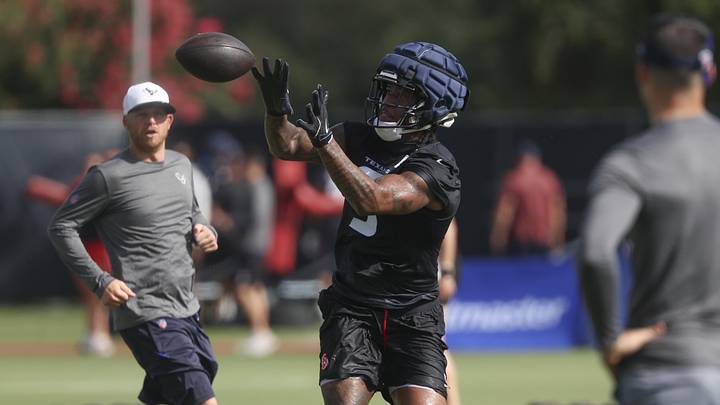 Jul 23, 2025; Houston, TX, USA;  Houston Texans tight end Brevin Jordan (9) during training camp at Houston Methodist Training Center. Mandatory Credit: Troy Taormina-Imagn Images