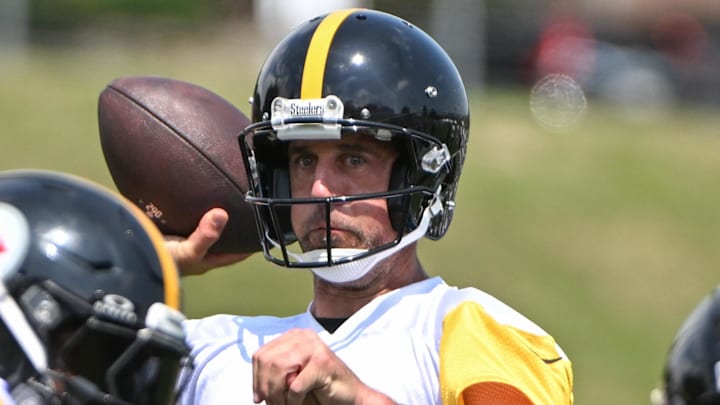 Pittsburgh Steelers quarterback Aaron Rodgers