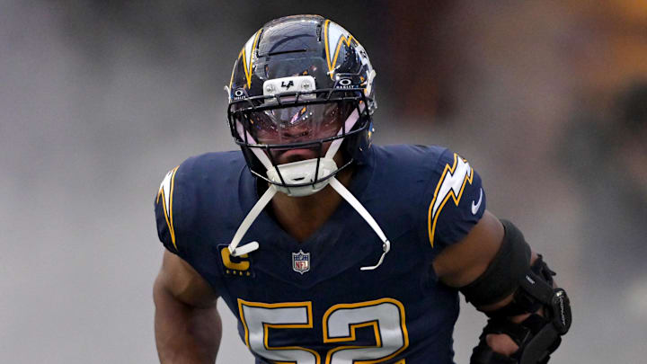Los Angeles Chargers outside linebacker Khalil MacK (52) is introduced for the game against the Minnesota Vikings