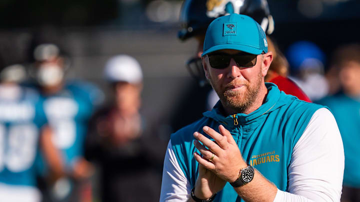 Jacksonville Jaguars head coach Liam Coen gets his team up during an NFL training camp second session at the Miller Electric Center, Thursday, July 24, 2025, in Jacksonville, Fla. [Doug Engle/Florida Times-Union]