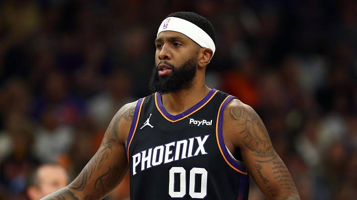 Apr 27, 2026; Phoenix, Arizona, USA; Phoenix Suns forward Royce O'Neale (00) against the Oklahoma City Thunder during game four of the first round of the 2026 NBA Playoffs at Mortgage Matchup Center. Mandatory Credit: Mark J. Rebilas-Imagn Images
