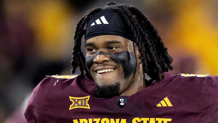 Arizona State Sun Devils offensive lineman Max Iheanachor (58)