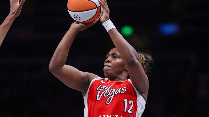 Las Vegas Aces guard Chelsea Gray (12) shoots against the Indiana Fever Las Vegas Aces guard Chelsea Gray (12) shoots against the Indiana Fever