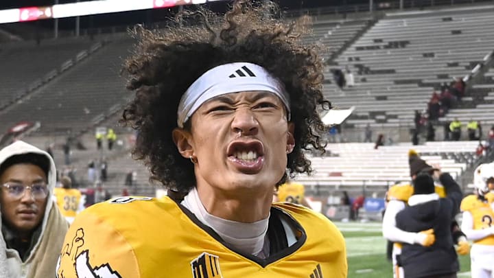Nov 30, 2024; Pullman, Washington, USA; Wyoming Cowboys cornerback Tyrese Boss (8) celebrates after a game against the Washington State Cougars at Gesa Field at Martin Stadium. Mandatory Credit: James Snook-Imagn Images Nov 30, 2024; Pullman, Washington, USA; Wyoming Cowboys cornerback Tyrese Boss (8) celebrates after a game against the Washington State Cougars at Gesa Field at Martin Stadium. Mandatory Credit: James Snook-Imagn Images