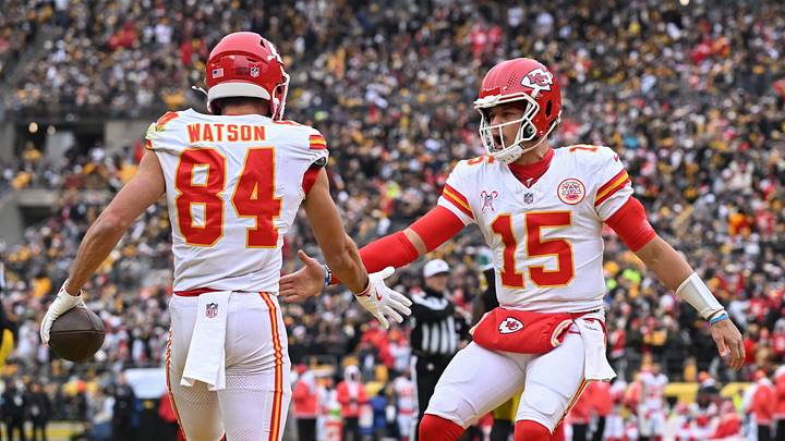 Dec 25, 2024; Pittsburgh, Pennsylvania, USA; Kansas City Chiefs wide receiver Justin Watson (84) celebrates an 11-yard touchdown with quarterback Patrick Mahomes (15) against the Pittsburgh Steelers during the first quarter at Acrisure Stadium. Mandatory Credit: Barry Reeger-Imagn Images Dec 25, 2024; Pittsburgh, Pennsylvania, USA; Kansas City Chiefs wide receiver Justin Watson (84) celebrates an 11-yard touchdown with quarterback Patrick Mahomes (15) against the Pittsburgh Steelers during the first quarter at Acrisure Stadium. Mandatory Credit: Barry Reeger-Imagn Images