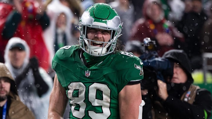 Nov 26, 2023; Philadelphia, Pennsylvania, USA; Philadelphia Eagles tight end Jack Stoll (89) reacts to his first down catch against the Buffalo Bills during the third quarter at Lincoln Financial Field. Mandatory Credit: Bill Streicher-Imagn Images Nov 26, 2023; Philadelphia, Pennsylvania, USA; Philadelphia Eagles tight end Jack Stoll (89) reacts to his first down catch against the Buffalo Bills during the third quarter at Lincoln Financial Field. Mandatory Credit: Bill Streicher-Imagn Images