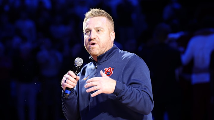 Auburn Tigers head football coach Alex Golesh is keeping a young tight end with significant upside.