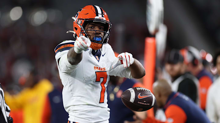 Syracuse Orange wide receiver Jackson Meeks (7).