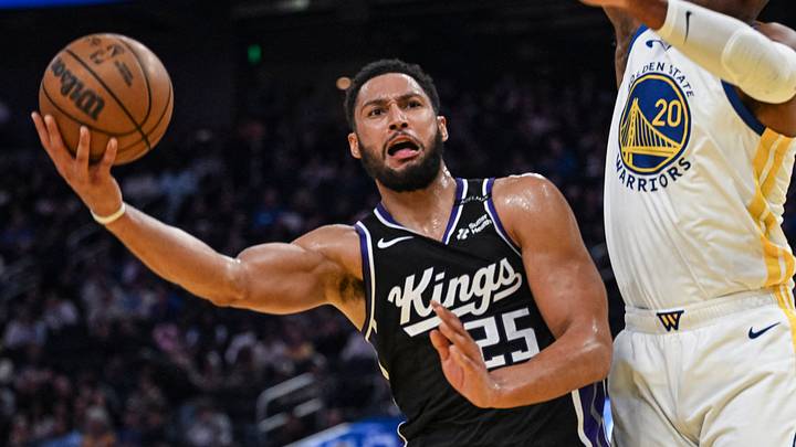 Oct 10, 2026; San Francisco, California, USA; Sacramento Kings guard Ben Simmons (25) goes for a layup against Golden State Warriors center Al Horford (20) during the first quarter at Chase Center. Mandatory Credit: Justine Willard-Imagn Images Oct 10, 2026; San Francisco, California, USA; Sacramento Kings guard Ben Simmons (25) goes for a layup against Golden State Warriors center Al Horford (20) during the first quarter at Chase Center. Mandatory Credit: Justine Willard-Imagn Images