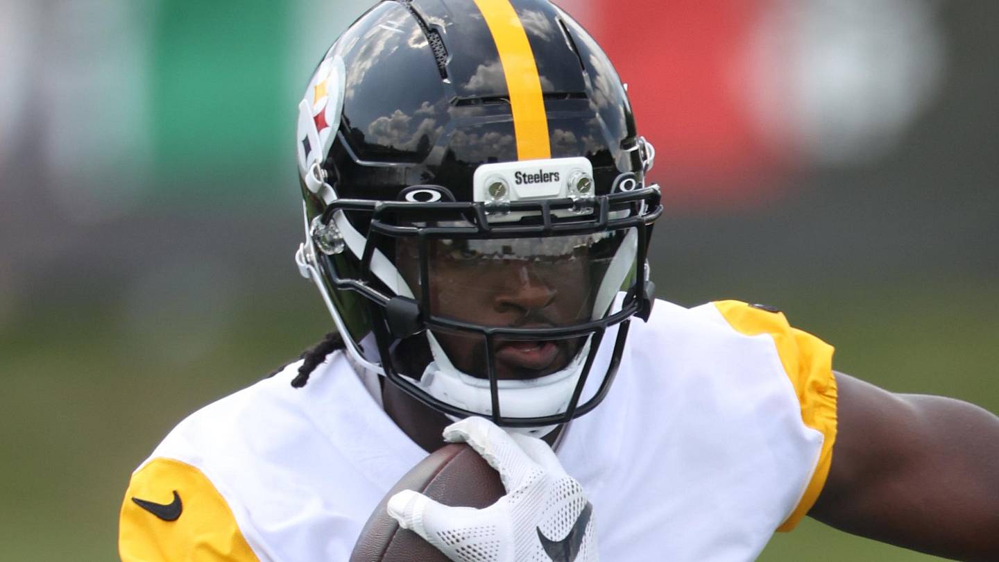 Steelers reinforce roster with veteran move fans recognize