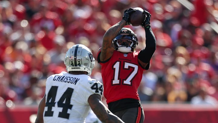 Dec 8, 2024; Tampa, Florida, USA; Tampa Bay Buccaneers wide receiver Sterling Shepard (17) receives a pass against the Las Vegas Raiders in the second quarter at Raymond James Stadium. Mandatory Credit: Nathan Ray Seebeck-Imagn Images Dec 8, 2024; Tampa, Florida, USA; Tampa Bay Buccaneers wide receiver Sterling Shepard (17) receives a pass against the Las Vegas Raiders in the second quarter at Raymond James Stadium. Mandatory Credit: Nathan Ray Seebeck-Imagn Images