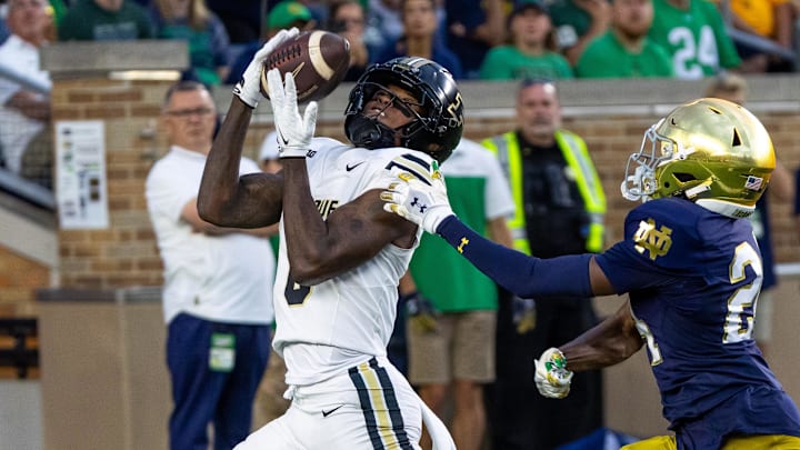 Purdue Boilermakers wide receiver Nitro Tuggle (0) makes a catch for a touchdown 