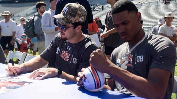 Deuce Knight urged Hugh Freeze to give Jackson Arnold the ball in a key spot during Auburn's win over Baylor