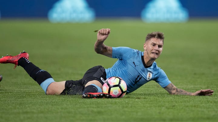 Lateral-direito vai assinar contrato de empréstimo com o Rubro-Negro