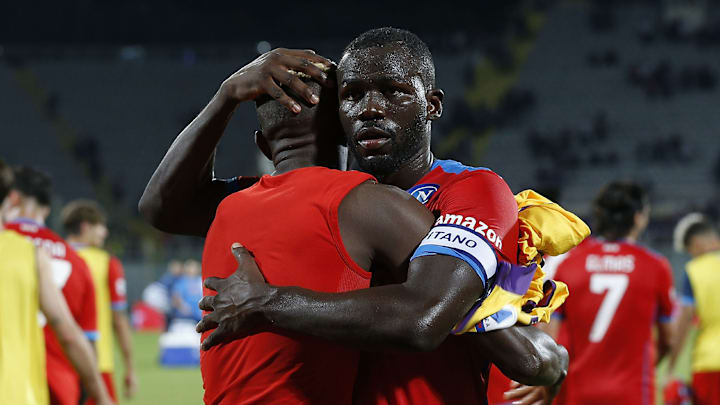 Vitor Osimhen e Kalidou Kaoulibaly Vitor Osimhen e Kalidou Kaoulibaly