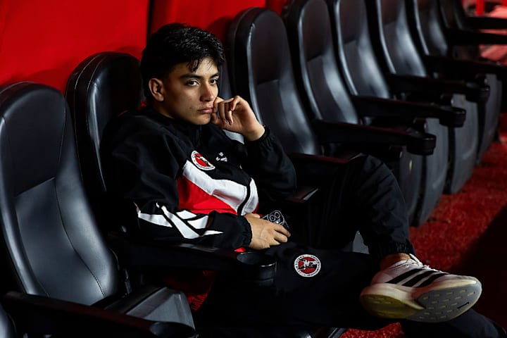 吉尔伯托·莫拉。