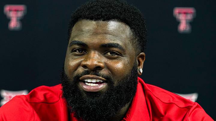 Carolina Panthers defensive lineman Lee Hunter (Raymond Carlin III-Imagn Images)