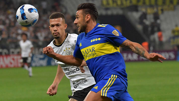 O defensor se profissionalizou em 2019 mas só estreou com a camisa alvinegra em março de 2021