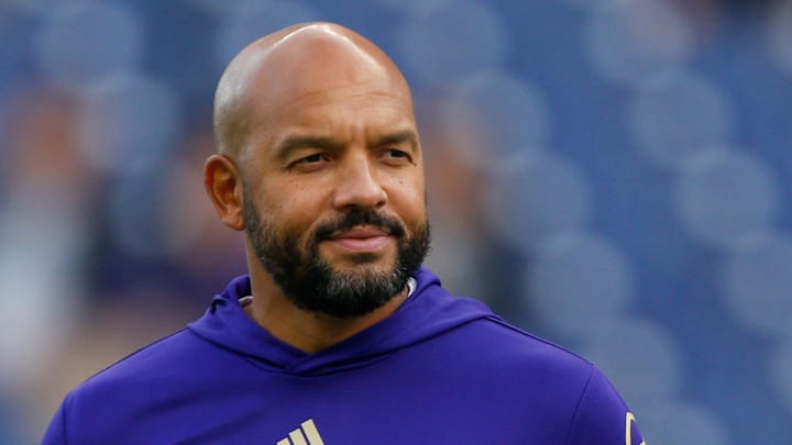 Former Atlanta Falcons defensive coordinator Jimmy Lake has returned to the Los Angeles Rams' coaching staff. Former Atlanta Falcons defensive coordinator Jimmy Lake has returned to the Los Angeles Rams' coaching staff.