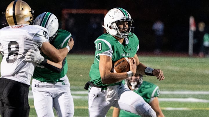 Pascack Valley football hosts River Dell, Friday, Oct. 18, 2024, Hillsdale, New Jersey. PV #10 Adam Shaw.