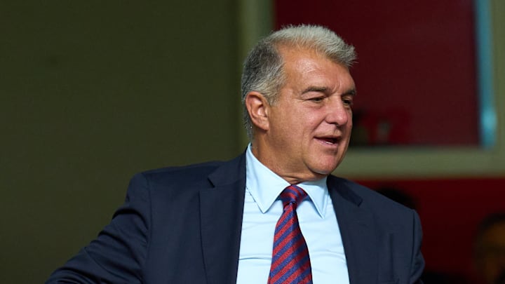 Le président du FC Barcelone s'est exprimé sur la stratégie pour le mercato. Le président du FC Barcelone s'est exprimé sur la stratégie pour le mercato.