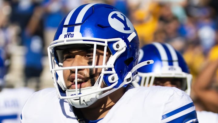 Defensive tackle John Taumoepeau 