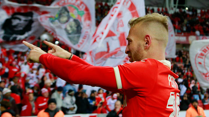 Pedro Henrique marcou dois gols para o Inter frente ao Atlético-GO