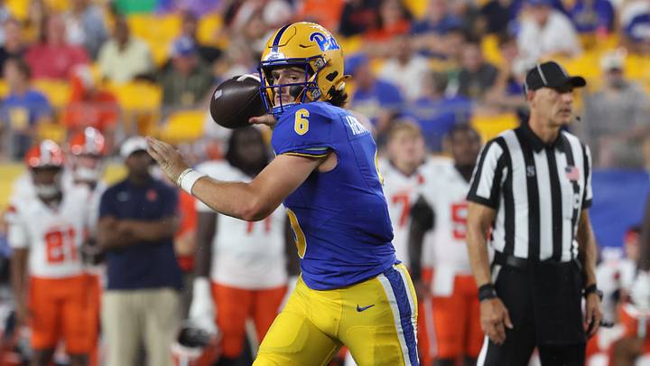 Sep 17, 2026; Pittsburgh, Pennsylvania, USA; Pittsburgh Panthers quarterback Mason Heintschel (6) looks to pass during the first quarter against the Syracuse Orange at Acrisure Stadium. Mandatory Credit: Charles LeClaire-Imagn Images Sep 17, 2026; Pittsburgh, Pennsylvania, USA; Pittsburgh Panthers quarterback Mason Heintschel (6) looks to pass during the first quarter against the Syracuse Orange at Acrisure Stadium. Mandatory Credit: Charles LeClaire-Imagn Images