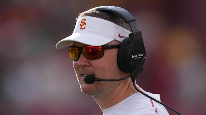 Nov 30, 2024; Los Angeles, California, USA; Southern California Trojans head coach Lincoln Riley reacts against the Notre Dame Fighting Irish in the second half at United Airlines Field at Los Angeles Memorial Coliseum. Mandatory Credit: Kirby Lee-Imagn Images Nov 30, 2024; Los Angeles, California, USA; Southern California Trojans head coach Lincoln Riley reacts against the Notre Dame Fighting Irish in the second half at United Airlines Field at Los Angeles Memorial Coliseum. Mandatory Credit: Kirby Lee-Imagn Images
