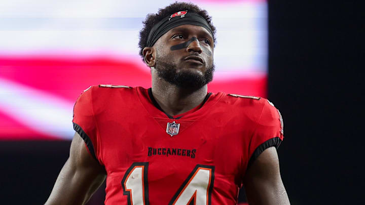 Oct 21, 2024; Tampa, Florida, USA; Tampa Bay Buccaneers wide receiver Chris Godwin (14) looks on before a game against theBaltimore Ravens at Raymond James Stadium. Mandatory Credit: Nathan Ray Seebeck-Imagn Images Oct 21, 2024; Tampa, Florida, USA; Tampa Bay Buccaneers wide receiver Chris Godwin (14) looks on before a game against theBaltimore Ravens at Raymond James Stadium. Mandatory Credit: Nathan Ray Seebeck-Imagn Images