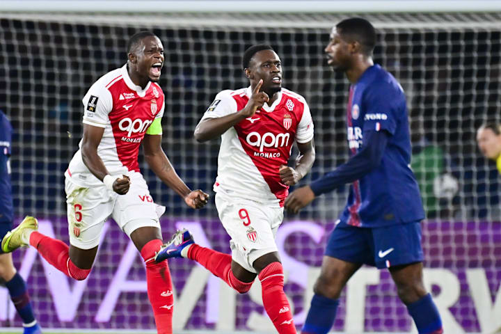 โฟลาริน บาโลกุน กองหน้า