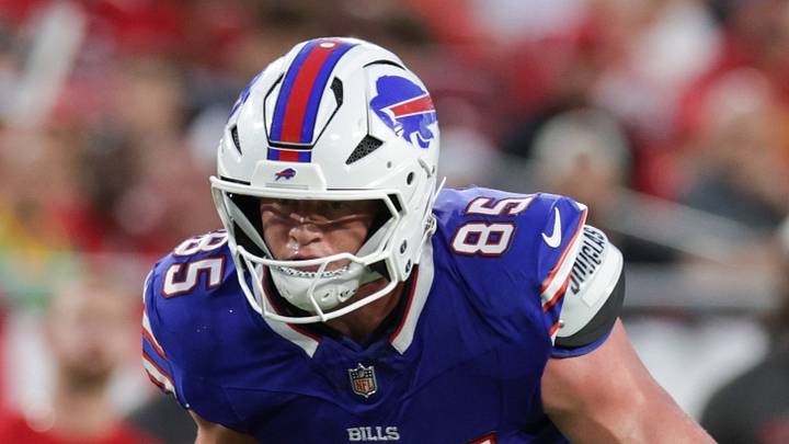 Aug 23, 2025; Tampa, Florida, USA; Buffalo Bills tight end Jackson Hawes (85) runs with the ball against the Tampa Bay Buccaneers in the first quarter at Raymond James Stadium. Mandatory Credit: Nathan Ray Seebeck-Imagn Images