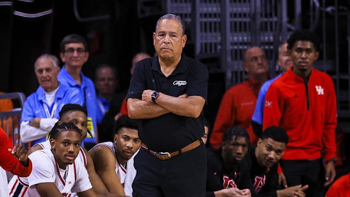 Houston Cougars head coach Kelvin Sampson during the first half against the Cincinnati Bearcats at Fifth Third Arena. 