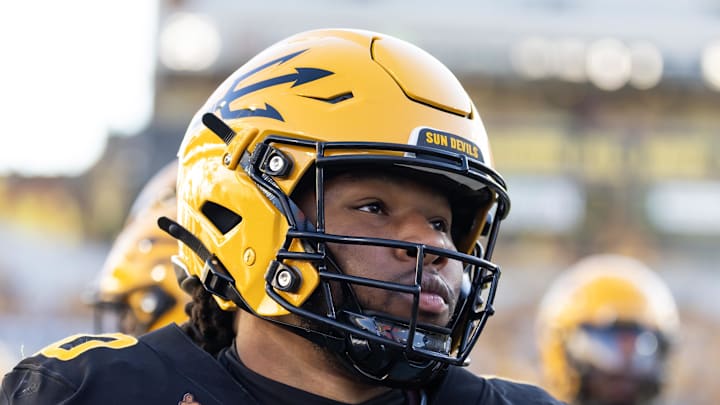 Oct 25, 2025; Tempe, Arizona, USA; Arizona State Sun Devils defensive lineman Clayton Smith (10) against the Houston Cougars at Mountain America Stadium. Mandatory Credit: Mark J. Rebilas-Imagn Images Oct 25, 2025; Tempe, Arizona, USA; Arizona State Sun Devils defensive lineman Clayton Smith (10) against the Houston Cougars at Mountain America Stadium. Mandatory Credit: Mark J. Rebilas-Imagn Images