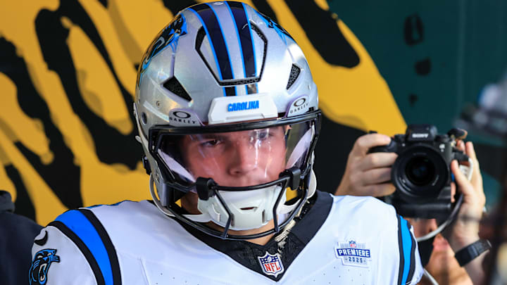 Carolina Panthers tight end Mitchell Evans