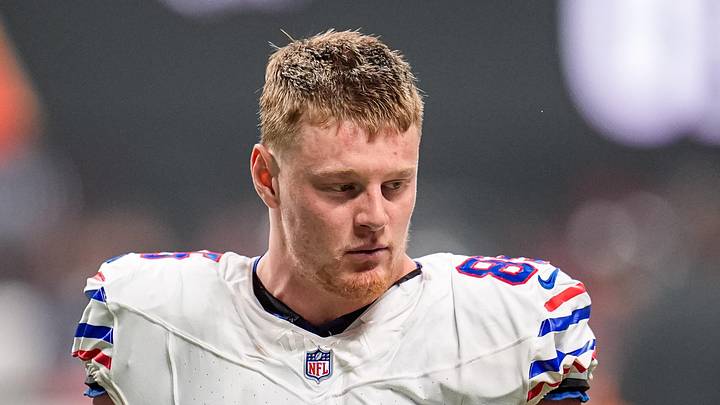 Oct 13, 2025; Atlanta, Georgia, USA; Buffalo Bills tight end Jackson Hawes (85) on the field against the Atlanta Falcons at Mercedes-Benz Stadium. Mandatory Credit: Dale Zanine-Imagn Images