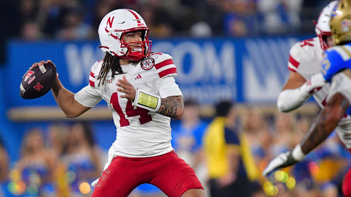 TJ Lateef completed 11 passes in a row to start the game against the UCLA Bruins.