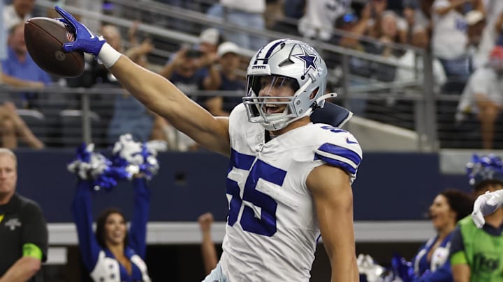 Dallas Cowboys linebacker Leighton Vander Esch returns a fumble for a touchdown against the New England Patriots at AT&T Stadium. 