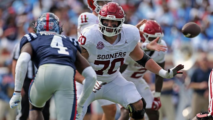 Oklahoma offensive lineman Michael Tarquin 