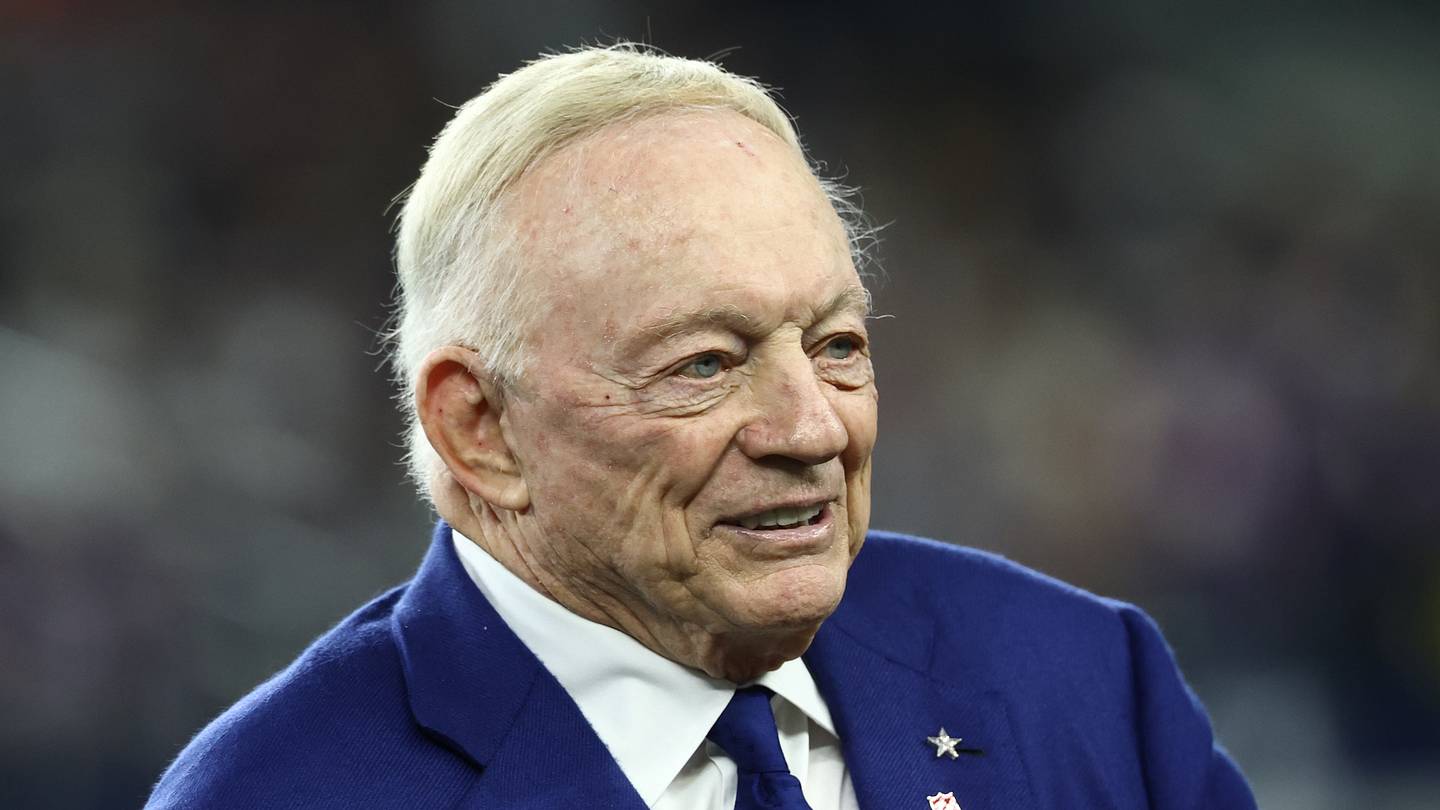 Cowboys' largest roster hole is the result of Jerry Jones going cheap yet again