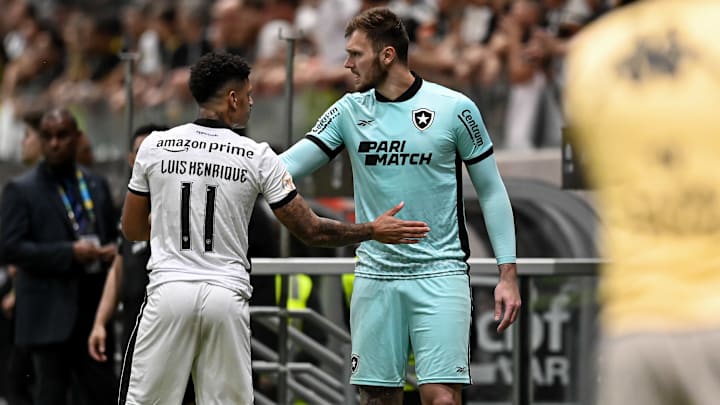 Goleiro foi substituído durante partida contra o Atlético-MG