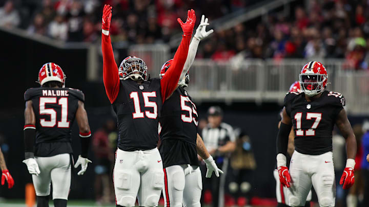 The Atlanta Falcons strolled past the New York Giants on Sunday and later regained the lead in the NFC South.