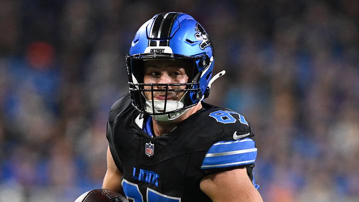 Detroit Lions tight end Sam LaPorta (87) runs upfield Detroit Lions tight end Sam LaPorta (87) runs upfield